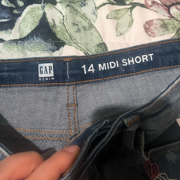 GAP NWT girls denim shorts - Picture 4 of 6